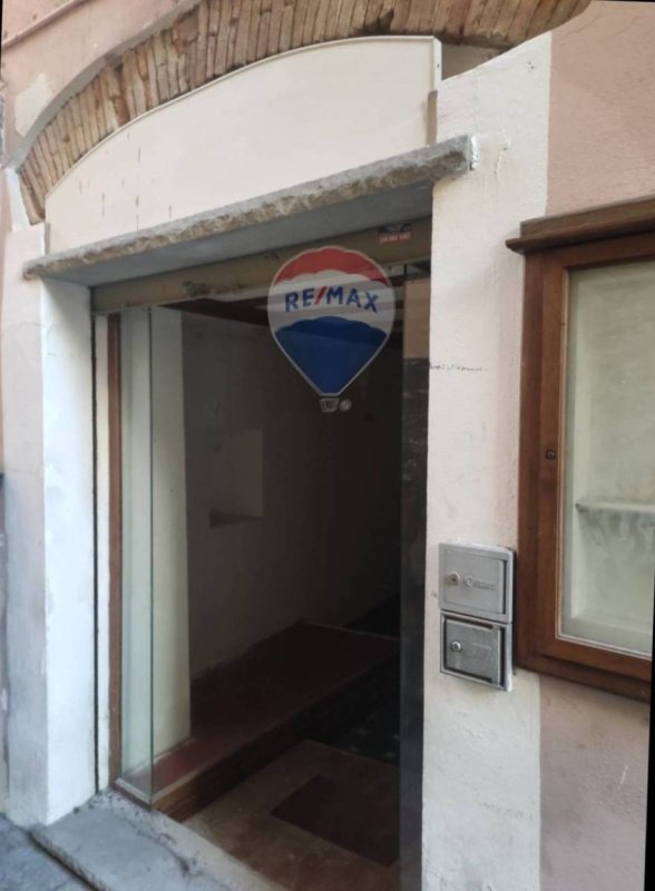 Immobile commerciale a Sanremo