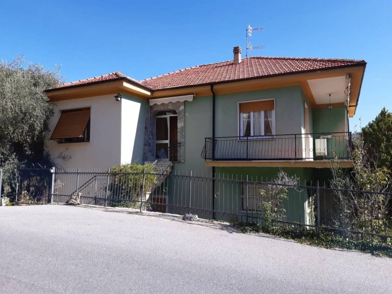 Einfamilienhaus in Caravonica