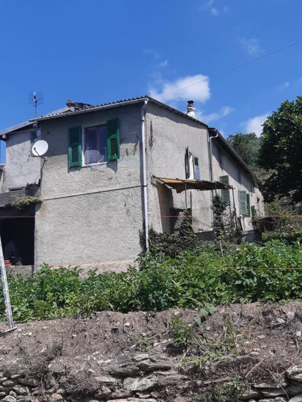 Huis in Pieve di Teco