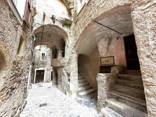 Hus i Castelvecchio di Rocca Barbena