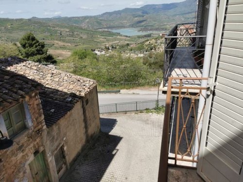 Casa en Alessandria della Rocca