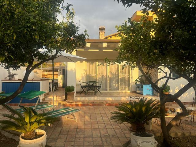 卡托利卡埃拉克莱阿别墅