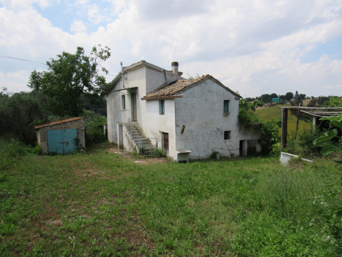 卡斯特莱奥内-迪苏阿萨乡间房屋