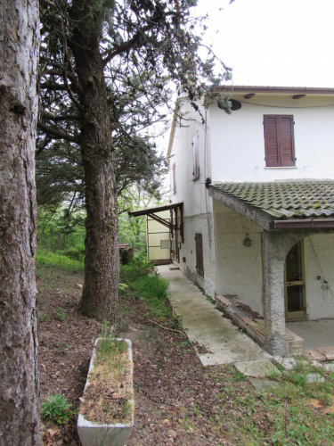 Сельский дом в Фратте-Роза