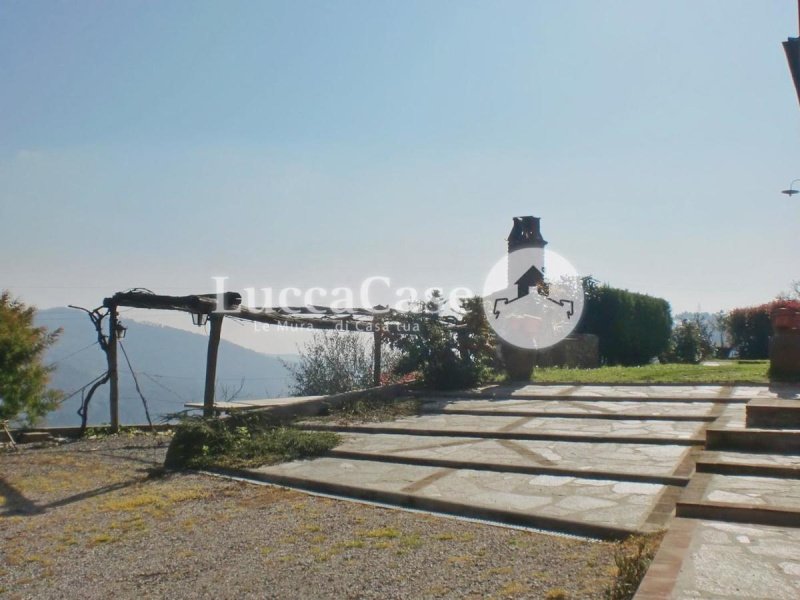 Klein huisje op het platteland in Camaiore