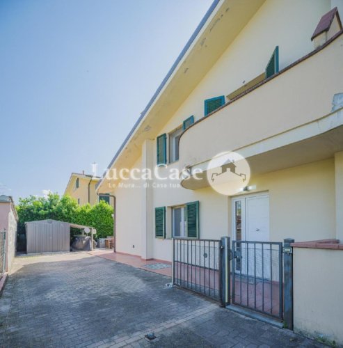 Detached house in Lucca