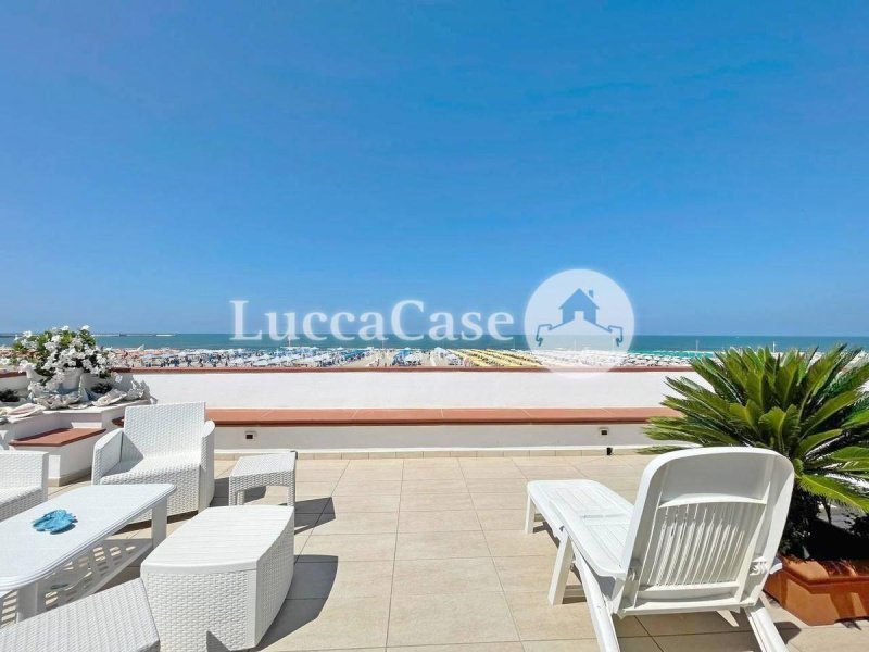 Penthouse in Viareggio