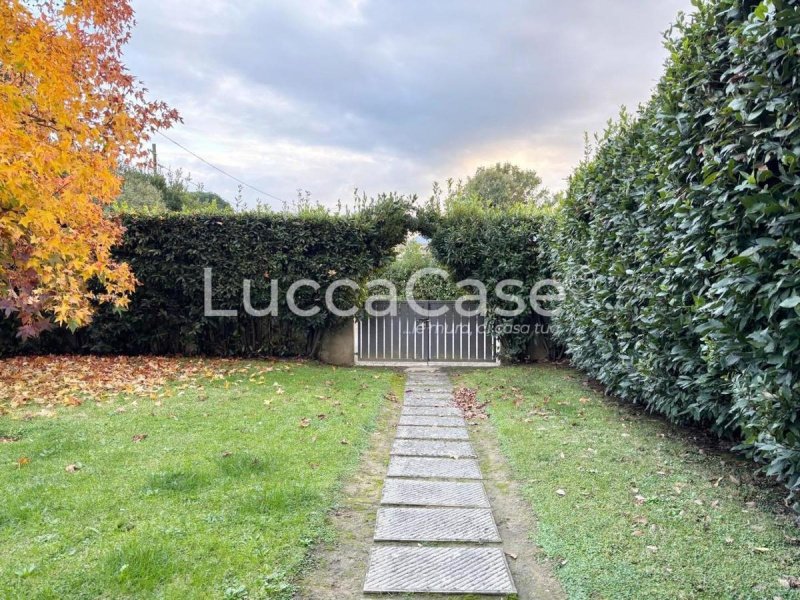 Reihenhaus in Porcari