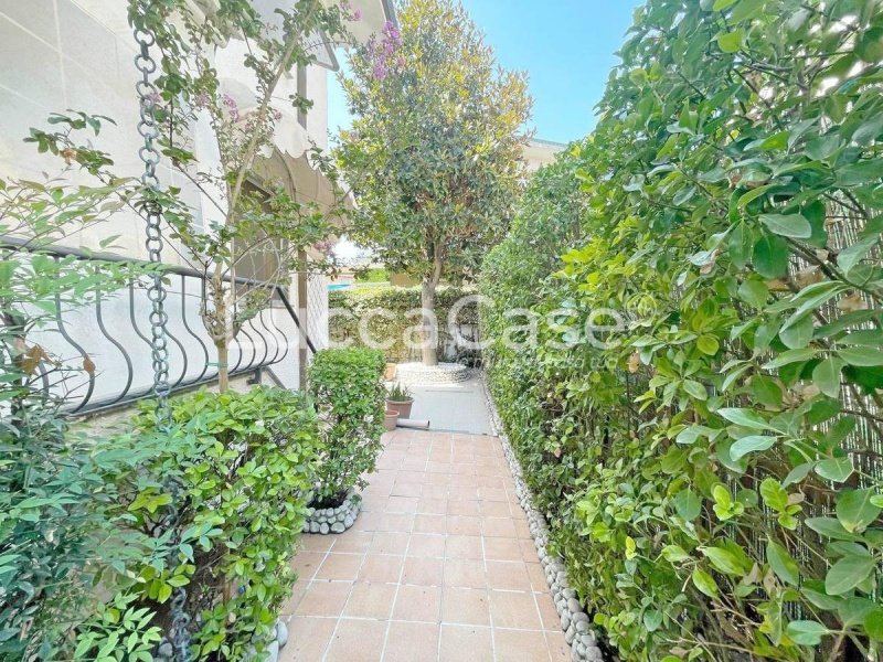 Casa indipendente a Viareggio