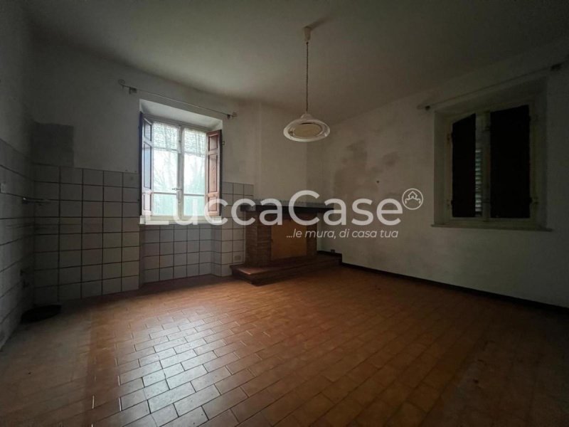 Teto/Chão em Capannori