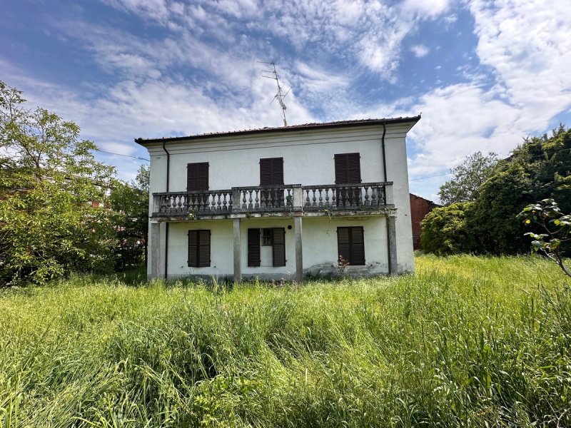 House in Strevi