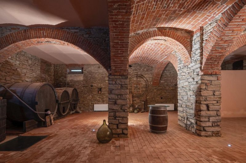 Historisches Haus in Acqui Terme