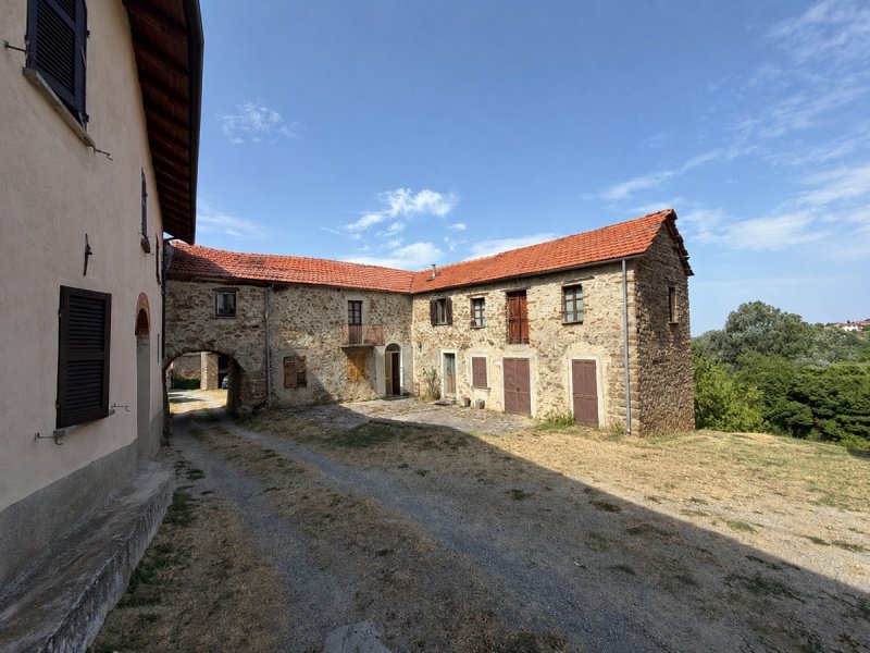 Woonboerderij in Roccaverano