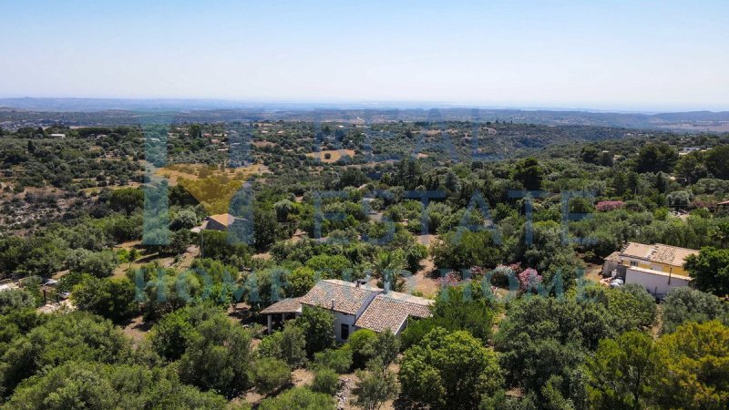 Huis op het platteland in Noto