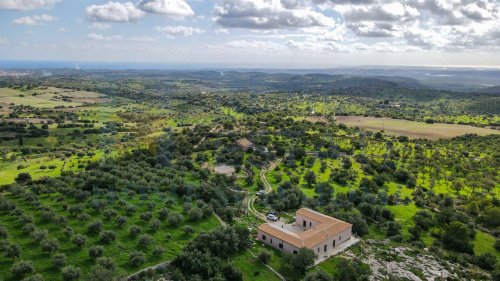 Историческое здание в Ното