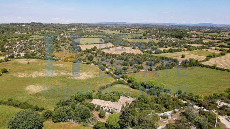 Huis op het platteland in Noto