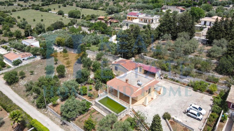 Maison de campagne à Noto