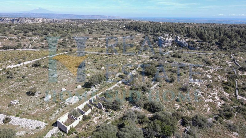 Casa de campo en Avola