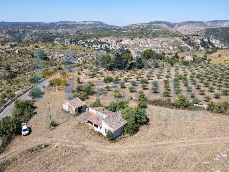 Huis op het platteland in Cassaro