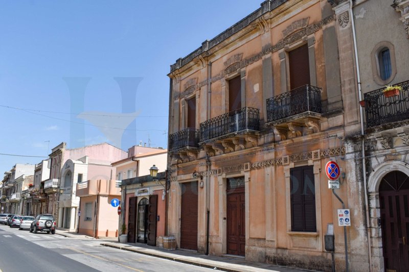 Palácio em Canicattini Bagni