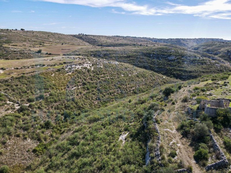 Строительный участок в Ното