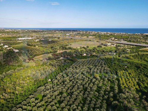 Строительный участок в Ното