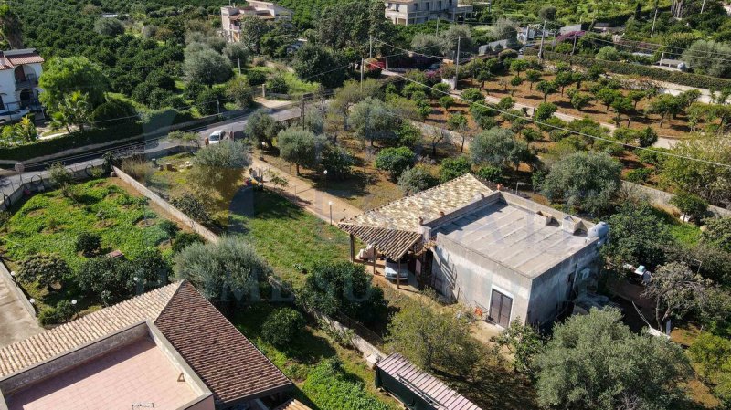 Hus på landet i Noto