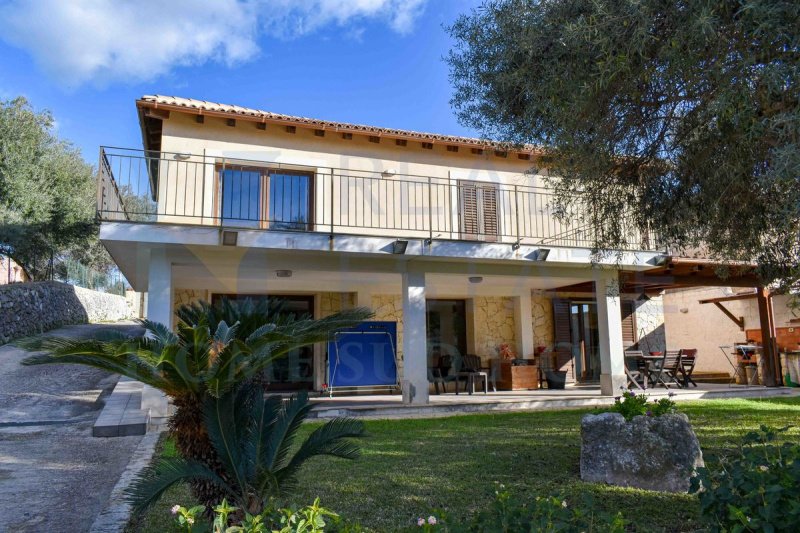 Вилла в Каникаттини-Баньи