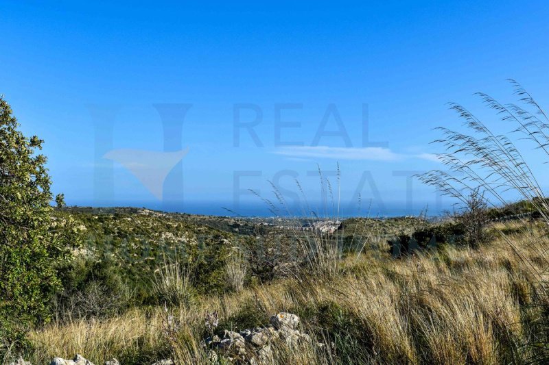 Строительный участок в Ното