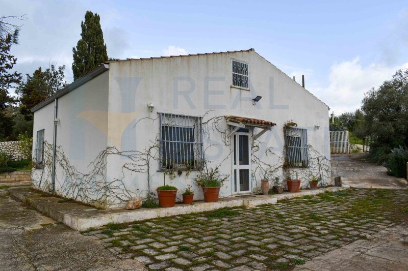 Maison de campagne à Noto