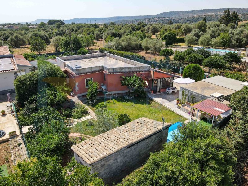 Villa en Canicattini Bagni