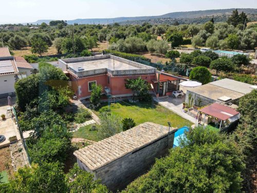 Villa en Canicattini Bagni