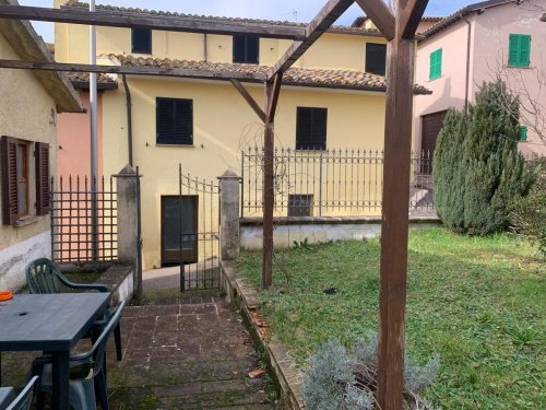 Casa semi indipendente a Foligno