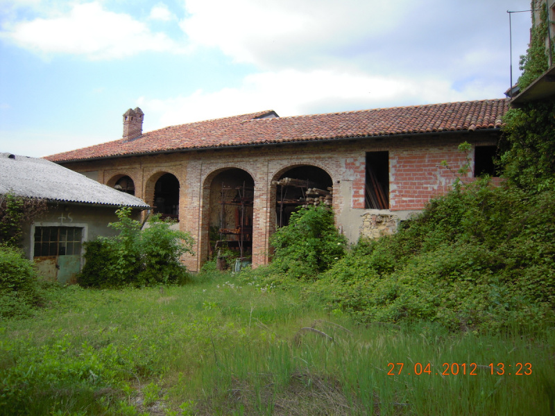 Historiskt hus i Passerano Marmorito