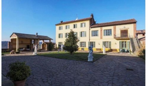Villa i Moncalvo