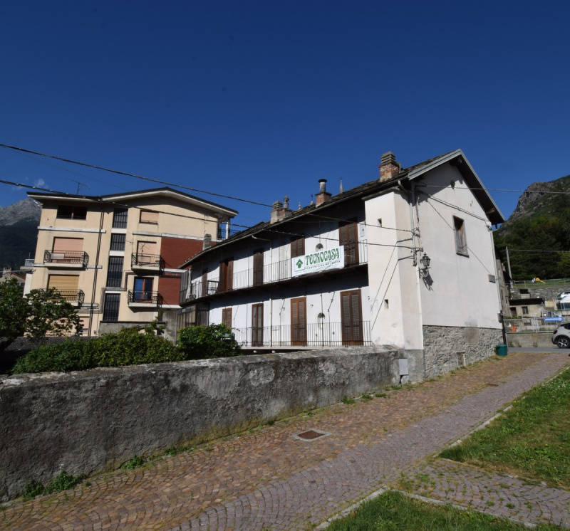 Detached house in Châtillon