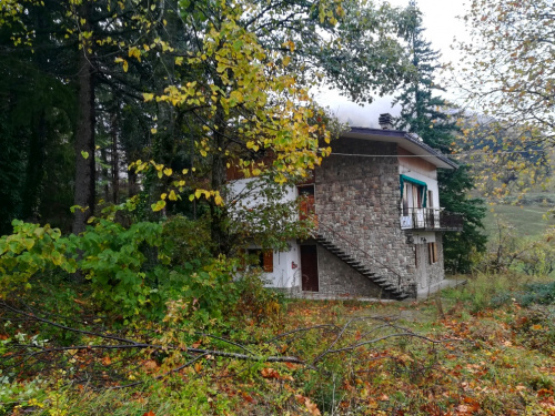Detached house in Castel d'Aiano