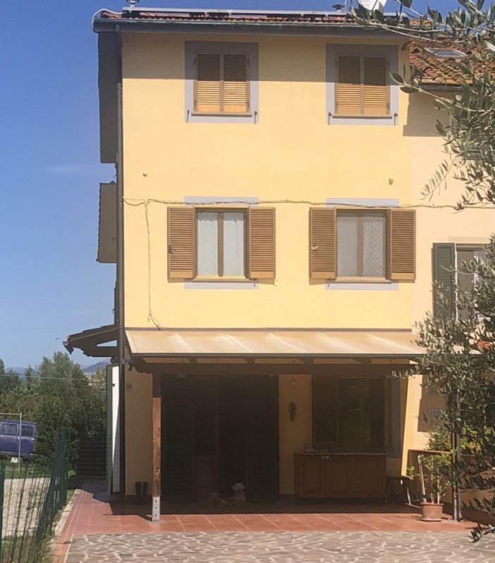 Semi-detached house in Lucca