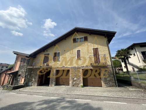 Semi-detached house in Luino