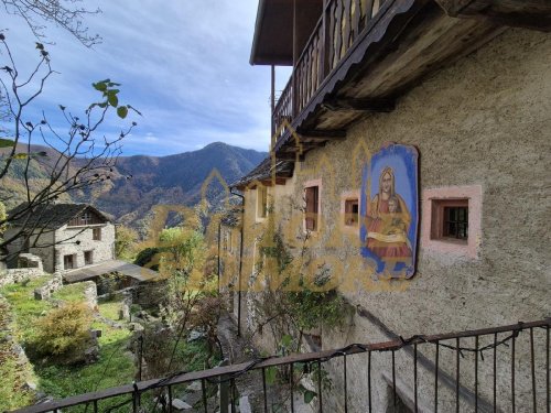 Villa in Montescheno