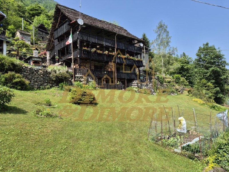 Casa geminada em Vanzone con San Carlo