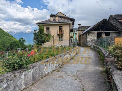 Moradia em Montescheno