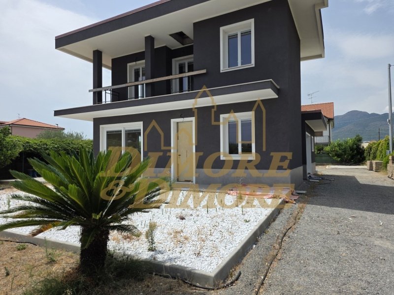 Villa en Ceriale