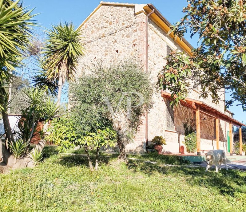 Klein huisje op het platteland in Castiglione della Pescaia