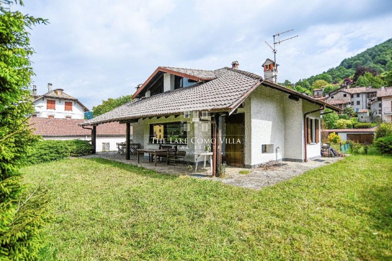 Villa in Blessagno