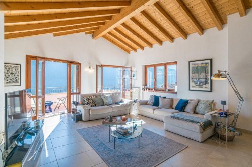 Villa in Argegno