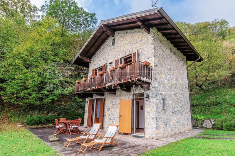Villa i Plesio