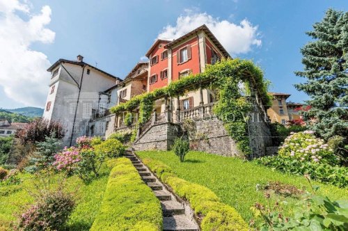 Villa a Schignano