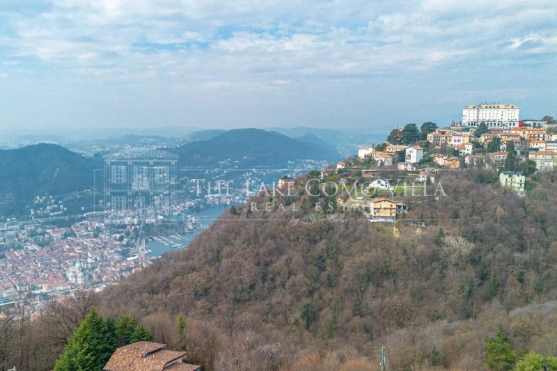 Villa in Brunate