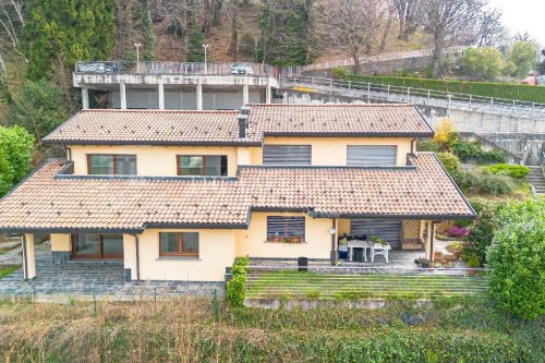 Villa in Brunate